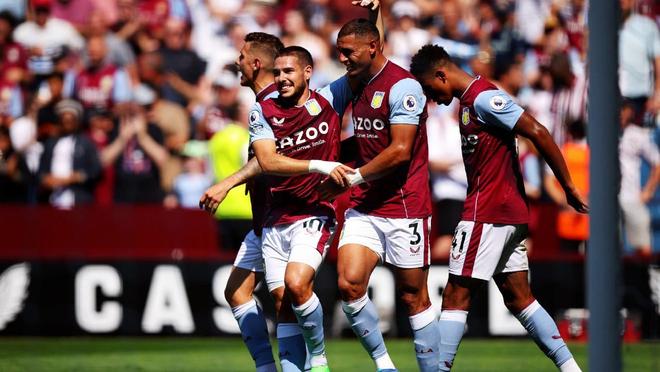 芝加哥小熊队时隔多年杀入季后赛，整座芝加哥城市为棒球陷入疯狂