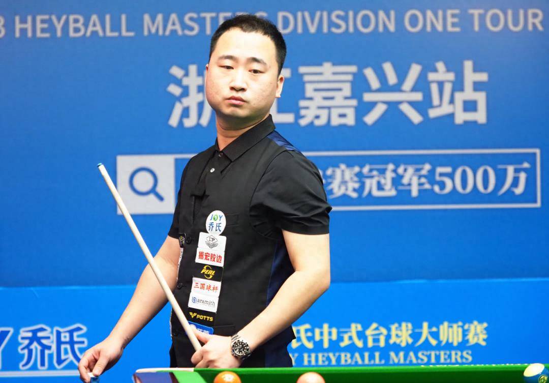 记者：那不勒斯还在与霍伊伦敲定合同剩余细节，解约金8500万