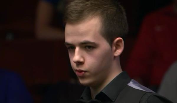 出浓厚的兴 出浓厚的兴