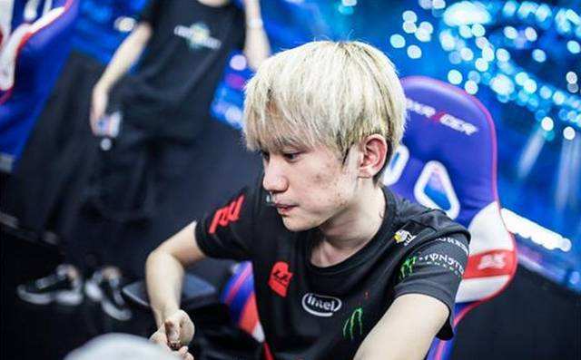 [天下足球]格瓦迪奥尔双响 曼城战胜富勒姆.